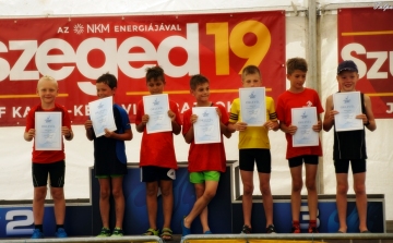 Ifjú kajakosok versenyeztek a Mosoni-Dunán