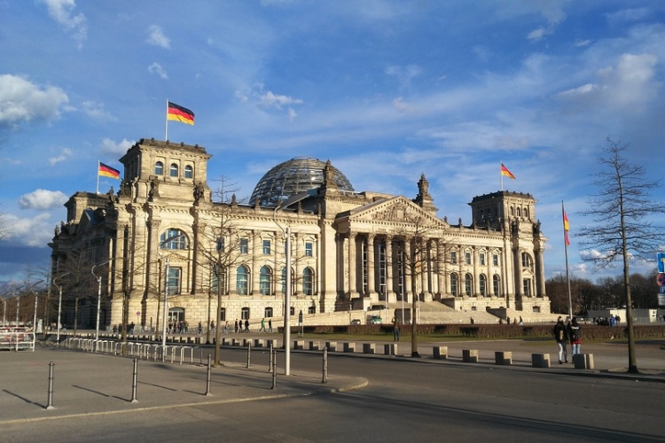Húsvétra lehet német kormány