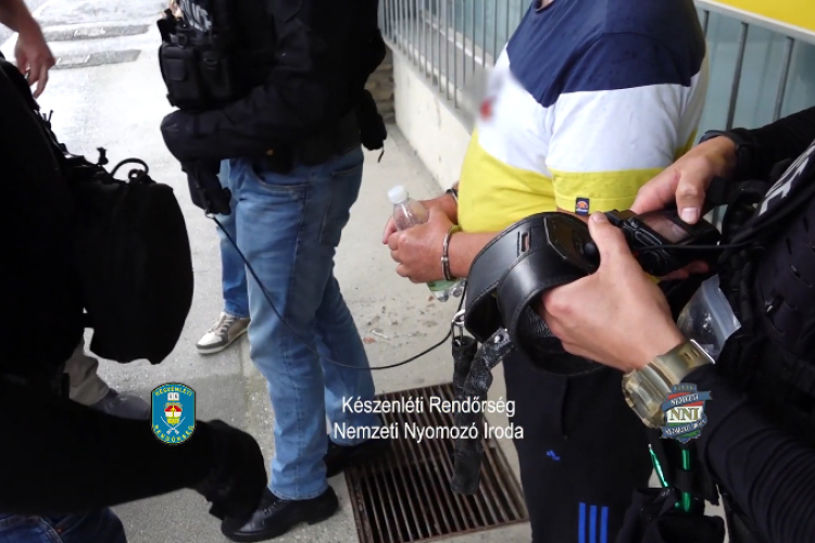 Átadta az olasz hatóság Magyarországnak a szentesi nő megölésével gyanúsított férfit