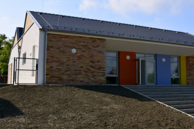 Bölcsődeátadás Halászin