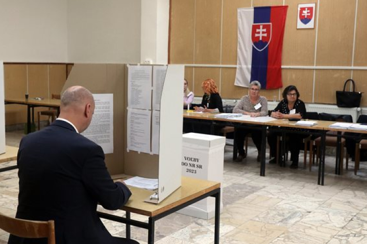Szlovákiai választások - M1 tudósító: rekord részvételre számítanak a voksoláson