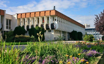 Új időpontokban a Flesch Központ rendezvényei