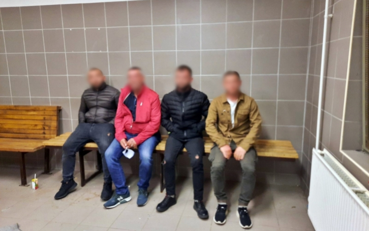 Dunakilitin bukott le a görög embercsempész