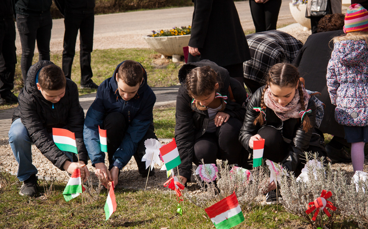 Tanítónk légy kokárdás március… - képgalériával