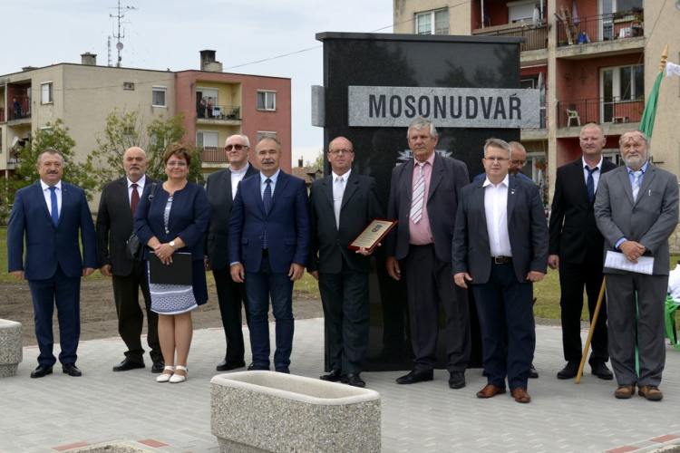 Tíz éves lett Mosonudvar