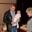 Emléklap kiosztó ünnepség Máriakálnok 2016-ban született babáinak