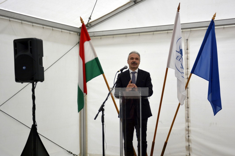 Felső-Dunai mellékág-rendszerek árvízvédelme és vízpótlása I. ütem / projektnyitó rendezvény / 