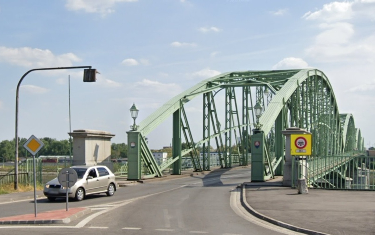 Szlovákia a száj- és körömfájás betegség miatt ideiglenesen felújítja az ellenőrzéseket a magyar és osztrák határon