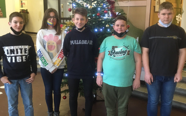 Megyei angol versenyen szerepeltek sikeresen a jánossomorjai iskolások