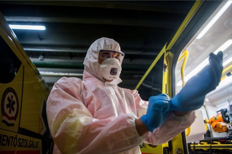 A fertőzöttek száma a világban meghaladta a 8,6 milliót, és több mint 459 ezren meghaltak