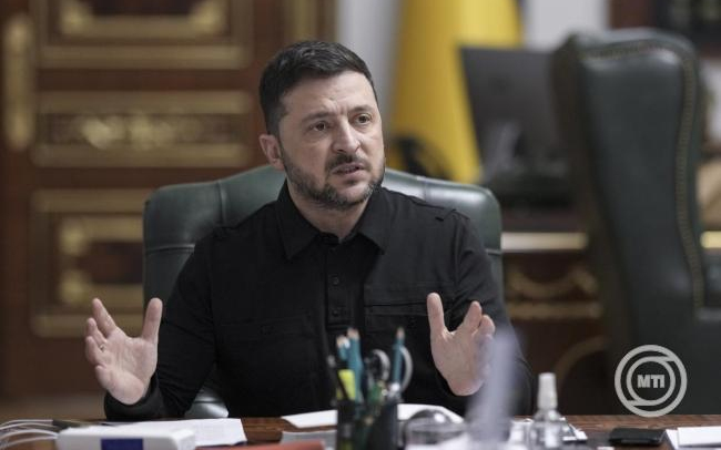 Az ukrán elnök hivatalosan átvette az amerikai béketervet