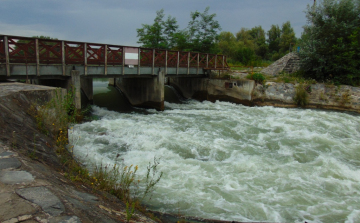 Nyári zápor a hallépcsőnél