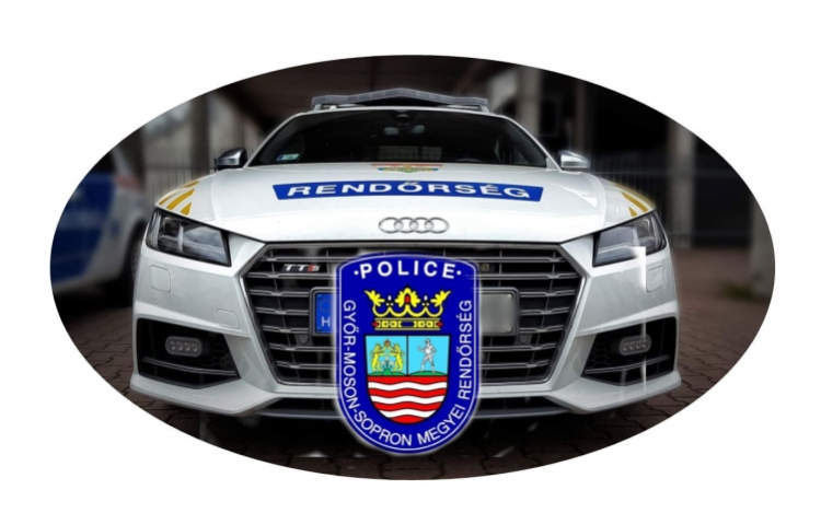 Migránsokat fogtak Hegyeshalomnál a rendőrök