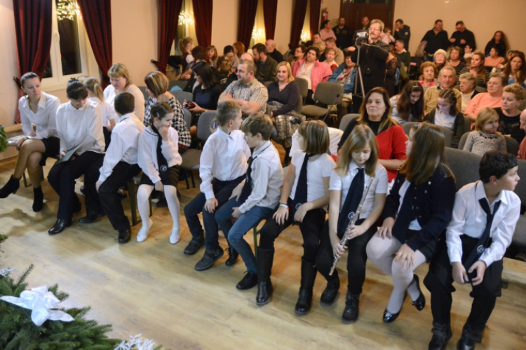 Negyedik gyertya gyújtás és Adventi koncert Máriakálnokon 