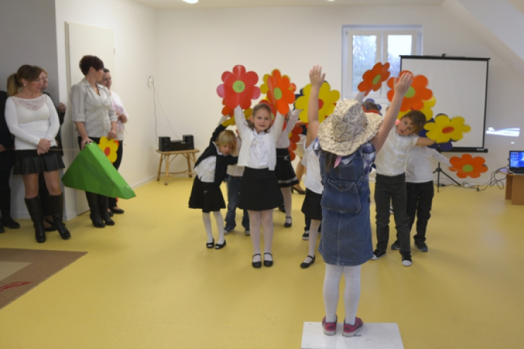 Csicsergő Óvoda átadó, Máriakálnokon 