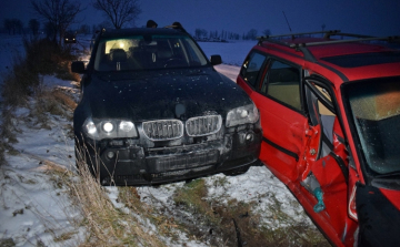 Vezessünk figyelmesebben a jeges utakon!