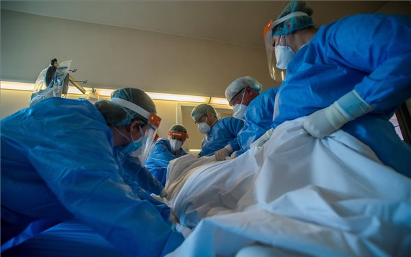 Gyorsan nő a napi új fertőzöttek száma Ukrajnában