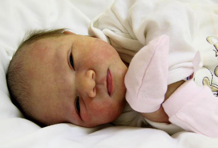 Strobli Zoé, Hegyeshalom