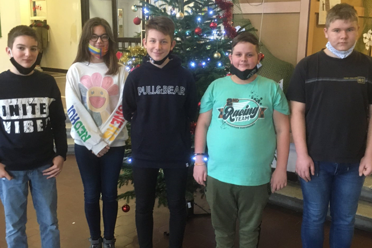 Megyei angol versenyen szerepeltek sikeresen a jánossomorjai iskolások