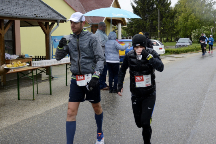 Szigetköz Félmaraton Szurkolói Pont Máriakálnokon