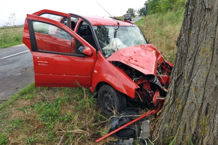 Balesetet szenvedett egy fiatal nő Mecsér közelében