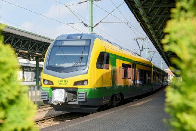 Újra járnak a vonatok a vonalszakaszokon