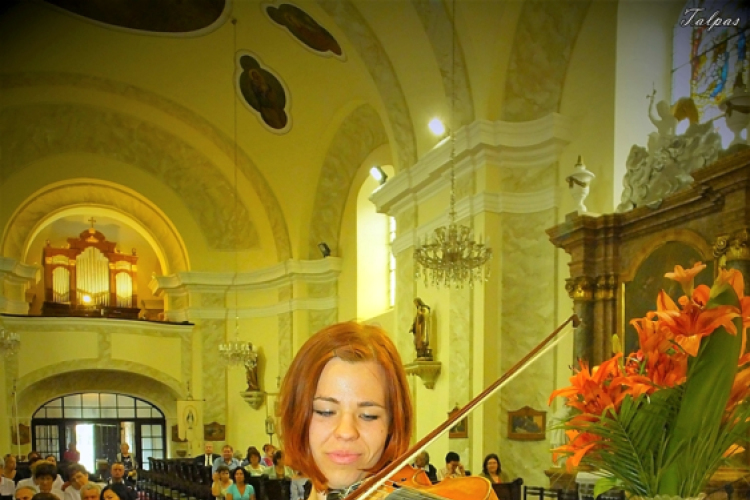 Jótékonysági hangverseny Halásziban