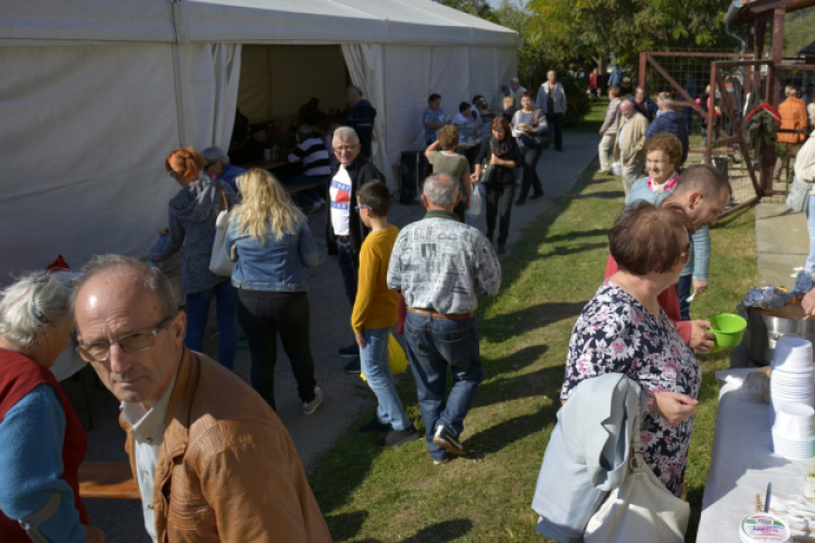 Káposztafesztivál Máriakálnokon