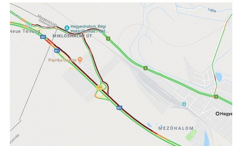 Torlódás az M1-es autópályán, Hegyeshalomnál