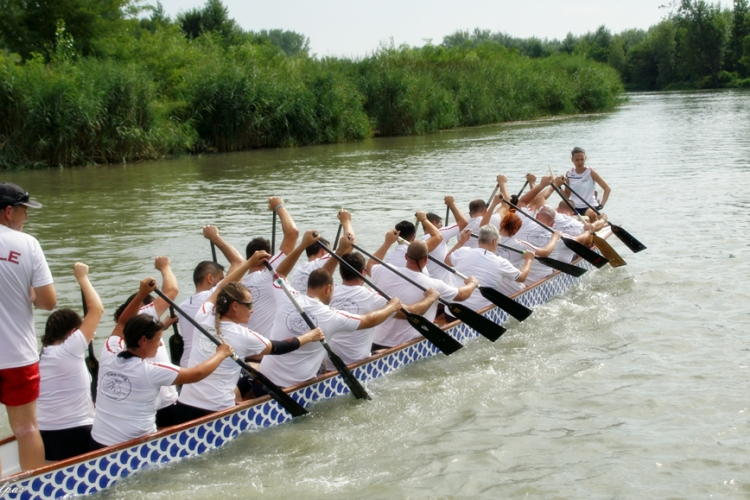 Evezd körbe Kimlét!