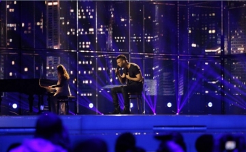 Kállay-Saunders bejutott az eurovíziós döntőbe