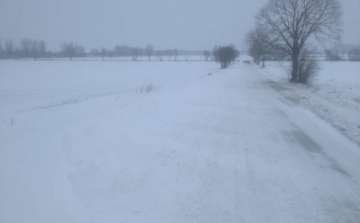 Hóátfúvás nehezíti a közlekedést megyénkben