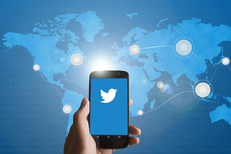 Vádat emeltek a Twitter szaúdi kormánynak adatokat gyűjtő két munkatársa ellen