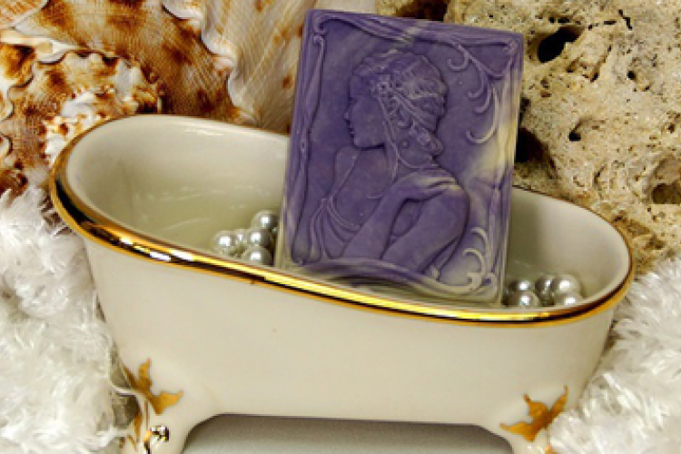 Nekünk már természetes. Itt a szigetközi Clematis szappan