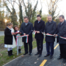 Új kerékpárutat avattak Öttevény és Kunsziget között