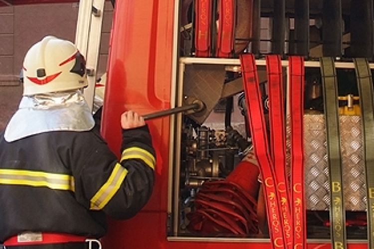 Több milliós felszereléssel segítik az önkéntes tűzoltók és mentőszervezetek munkáját