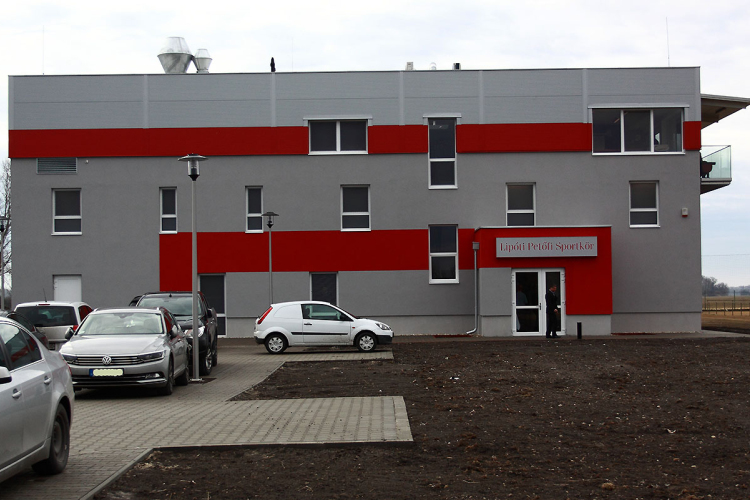 Illusztris vendégek a Petőfi Sportcsarnok átadó ünnepségén