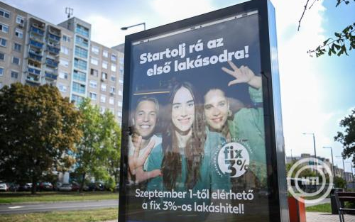 A külföldön dolgozó fiataloknak is biztosítaná a 3%-os hitelt a kormány