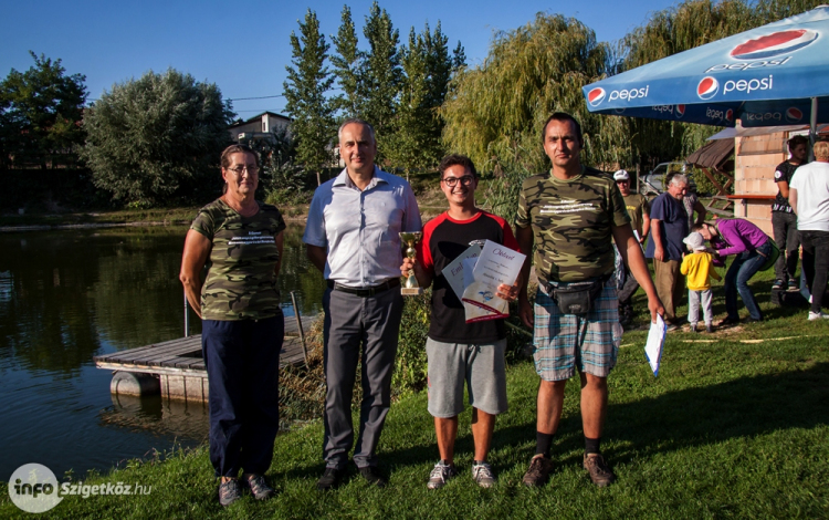 Újabb 590 ezer forintot horgásztak össze a Hospice Ház javára - galériával