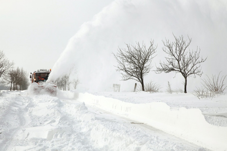 Havazás - Zalában elakadások és hóátfúvás miatt több út továbbra sem járható
