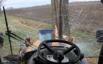 Ittasan vezette a markolót