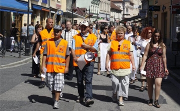 Húsipari dolgozók demonstráltak Pápán