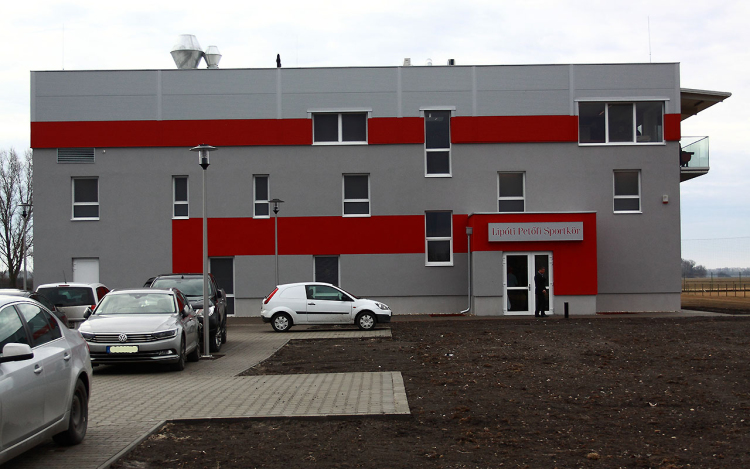 Illusztris vendégek a Petőfi Sportcsarnok átadó ünnepségén