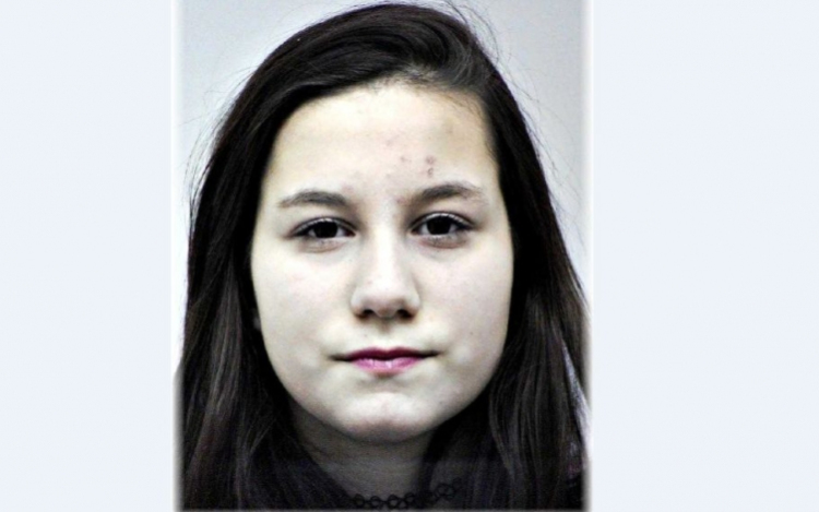 A rendőrség keresi az eltűnt kiskorú PETZ ANGÉLA PETRÁT 