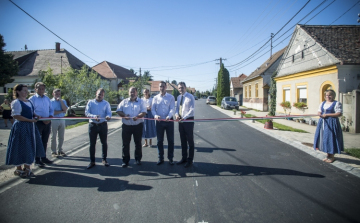 Elkészült a történelmi kapcsolatokat újraélesztő út felújítása