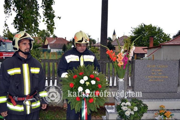 Hősi halottaikra emlékeztek a Megyei és a Mosonmagyaróvári Hivatásos Tűzoltók