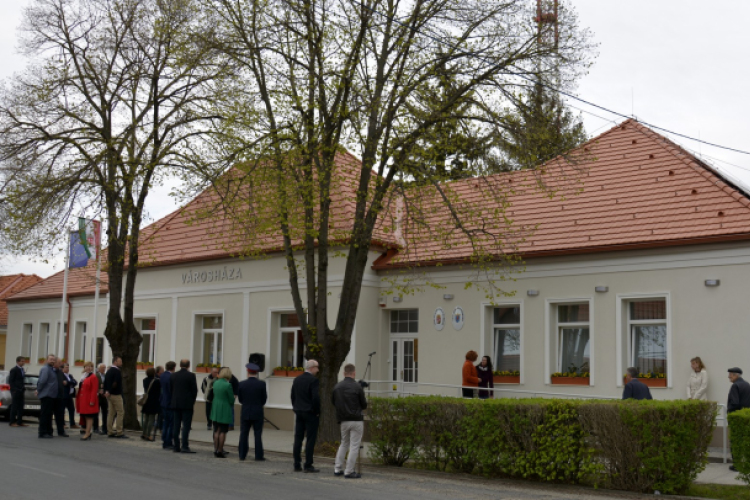 Lébényi Közös Önkormányzati Hivatal felújított épületének átadója