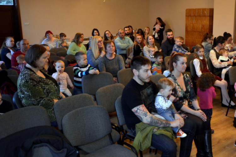 Emléklap kiosztó ünnepség Máriakálnok 2018-ben született babáinak