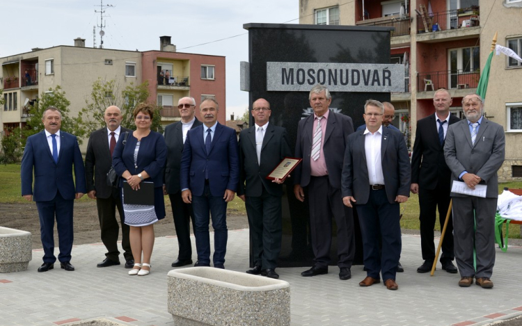 Tíz éves lett Mosonudvar