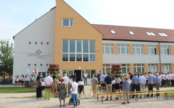 TOP projekt keretében megújult a Rajkai Békefi Ernő Általános Iskola épülete